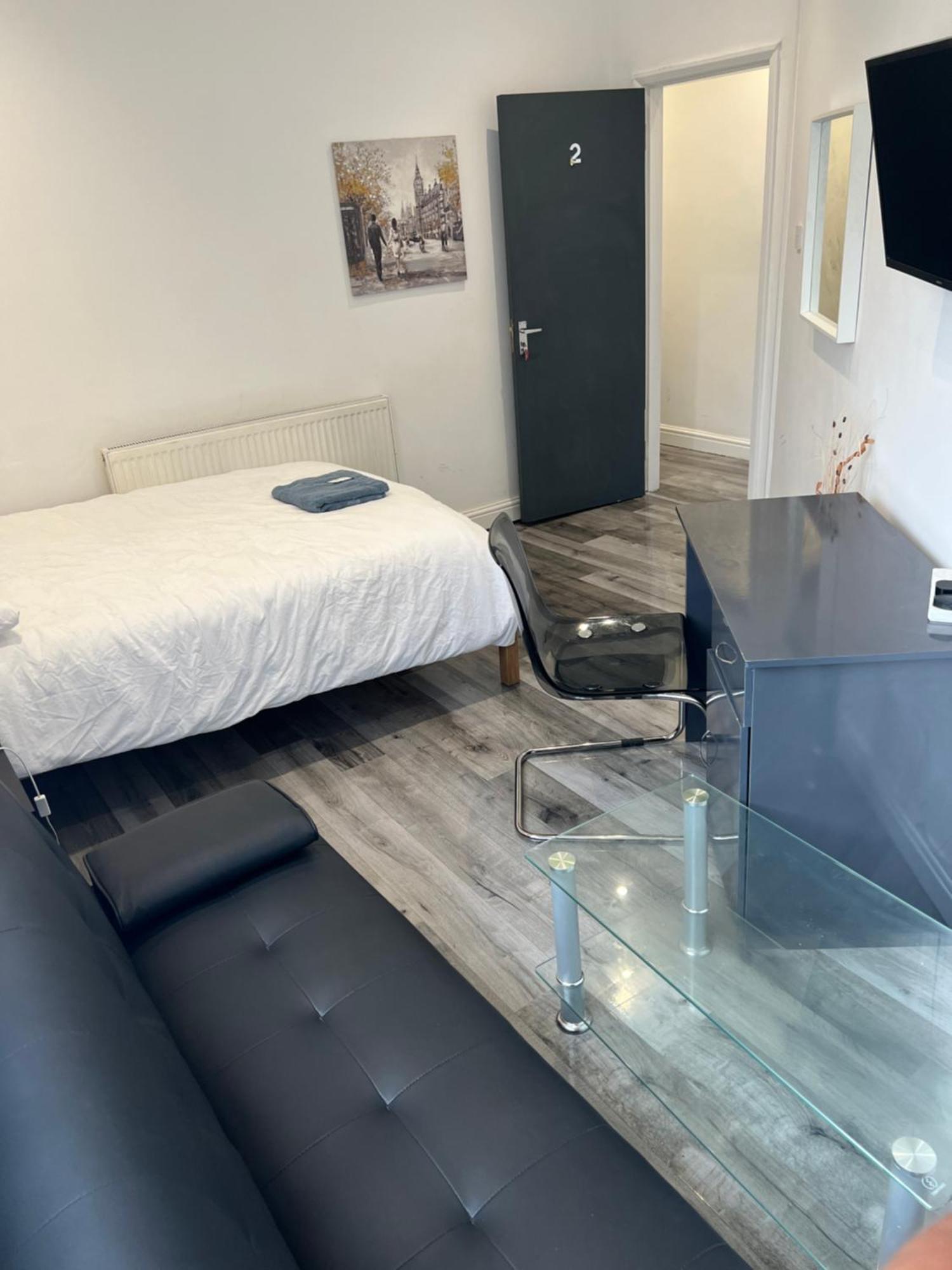 Zams Rooms Stoke-on-Trent Esterno foto